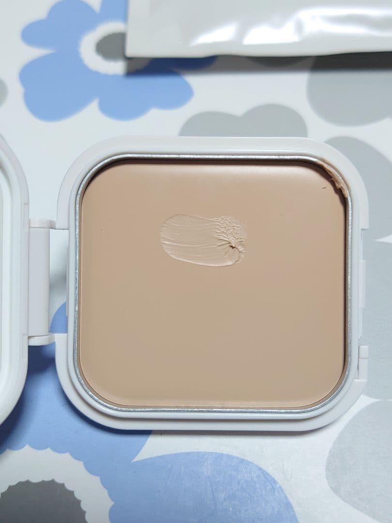 アルビオン アンテリサンス ブライトエマルジョン ファンデーションNA201