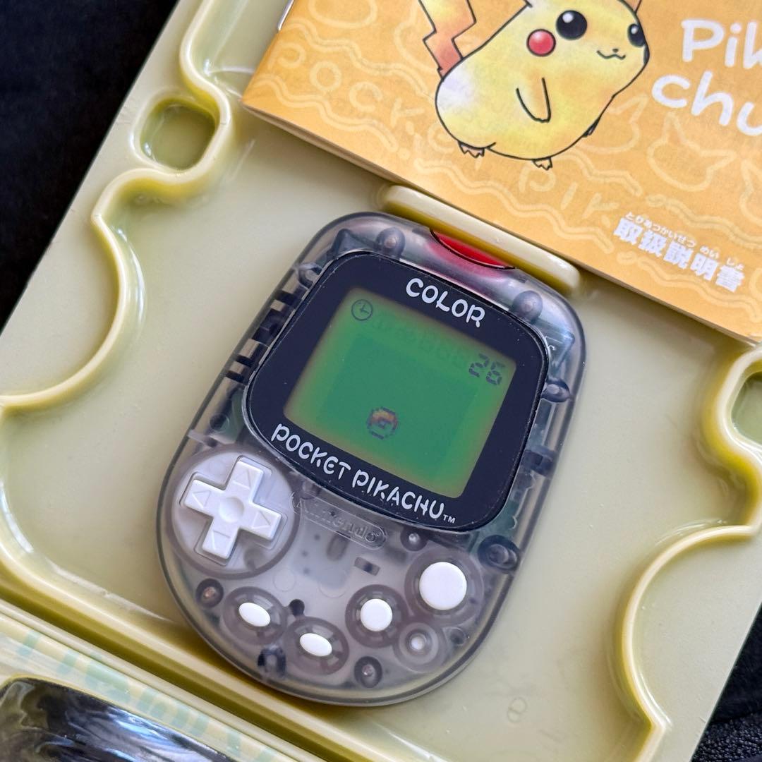 極美品！任天堂 ポケットピカチュウカラー金・銀といっしょ動作確認済み 万歩計