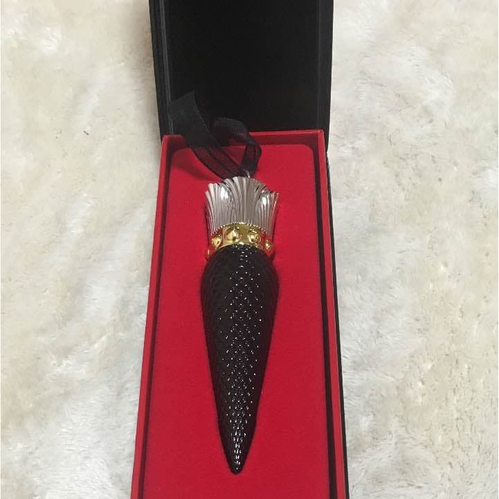 クリスチャンルブタン リップ