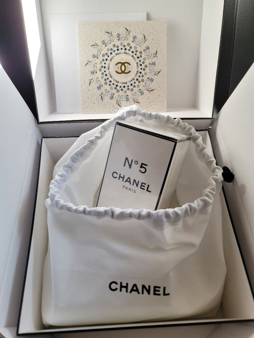 シャネル　ザ ホワイトゴールド ボディオイル 250ml