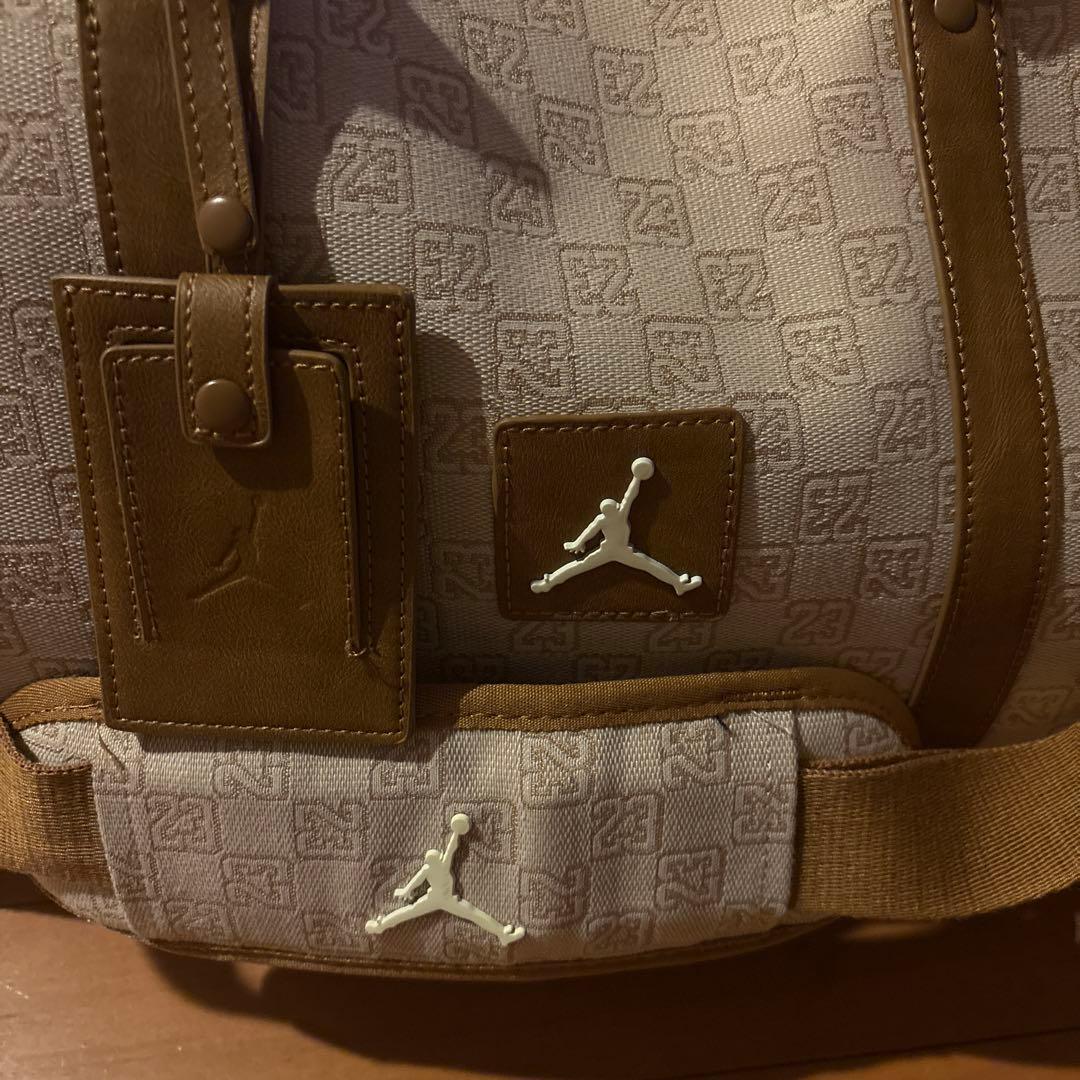 タイムセール中　Jordan ボストンバッグ ベージュ