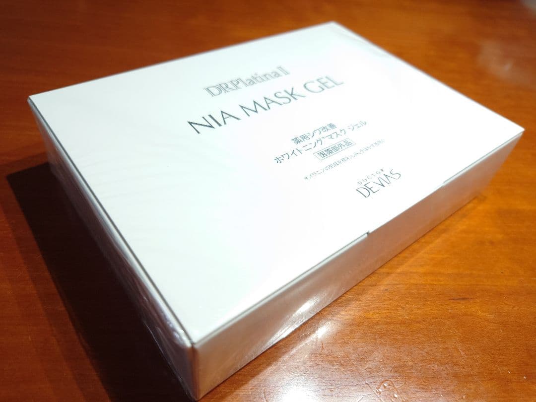 DRデヴィアス プラチナNIAマスクジェルⅡ〈薬用シワ改善ホワイトニングパック〉