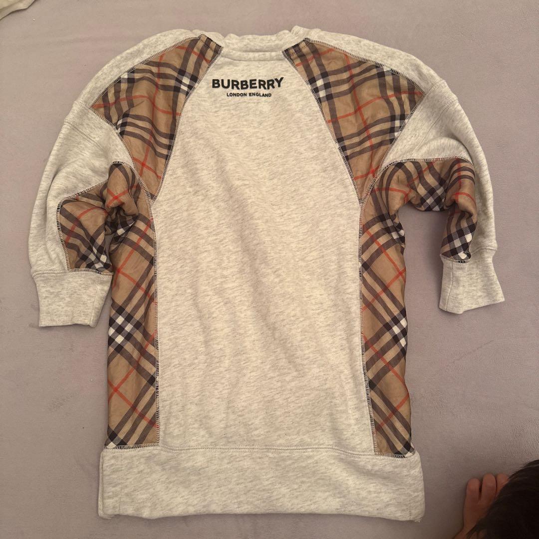 バーバリー　BURBERRY グレー トレーナー　4Y