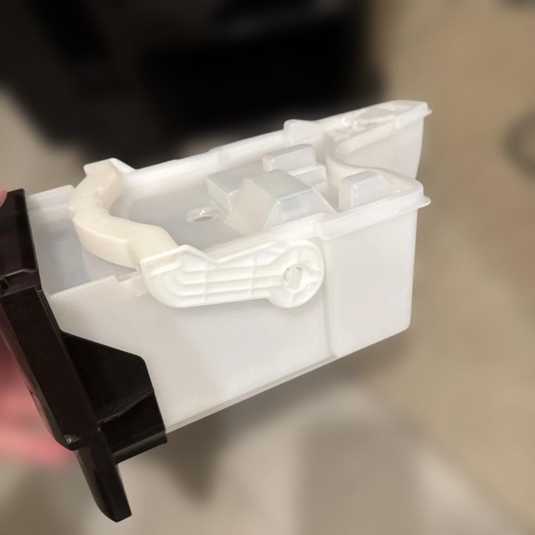 ほぼ未使用　DAIKIN 除加湿ストリーマ空気清浄機 MCZ70X-T