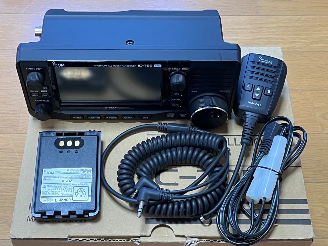ICOM IC-705 + アンテナ + DC電源
