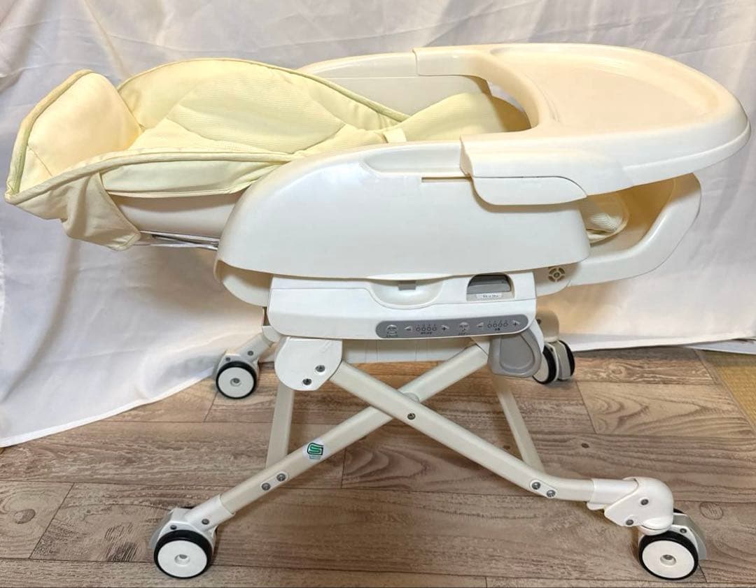 【combi】 ココリラ オートスウィング ハイローチェア 電動 動作確認済み