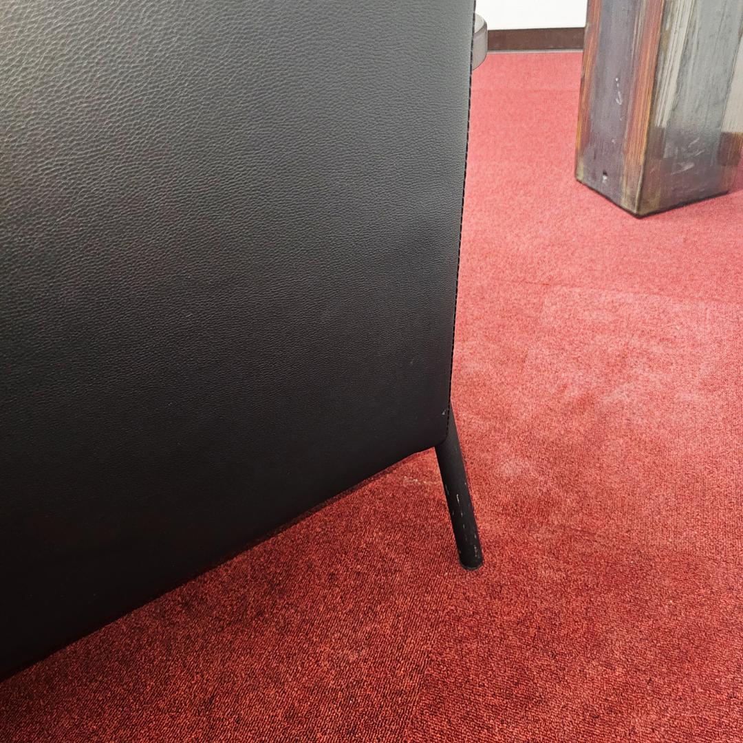 美しい黒いソファ 2人分