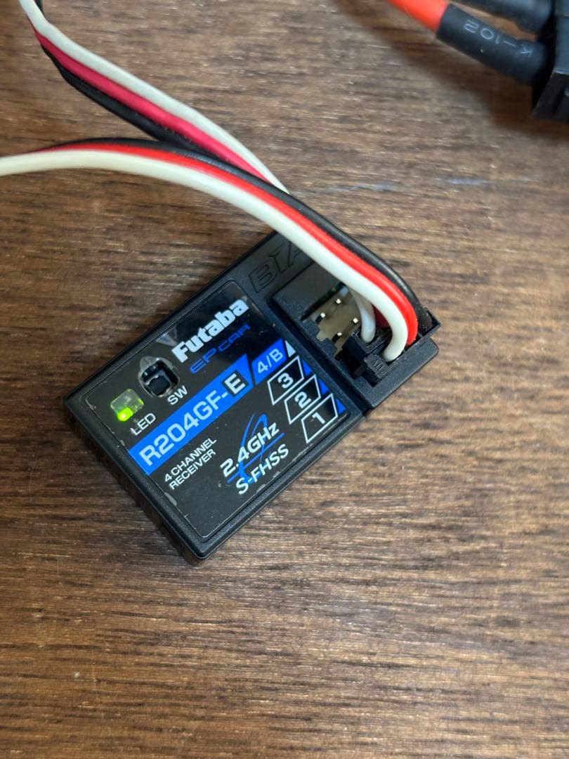 フタバ4PL-2.4G 受信機2個付き