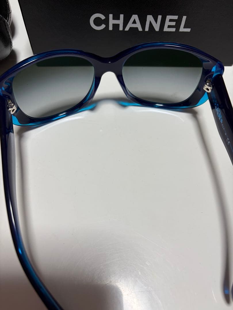 CHANEL ブルー サングラス ケース付き