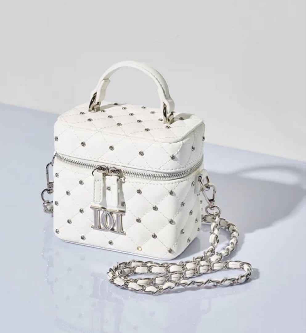 Darich ダーリッチキルティングビジュースクエアミニバック　ホワイト