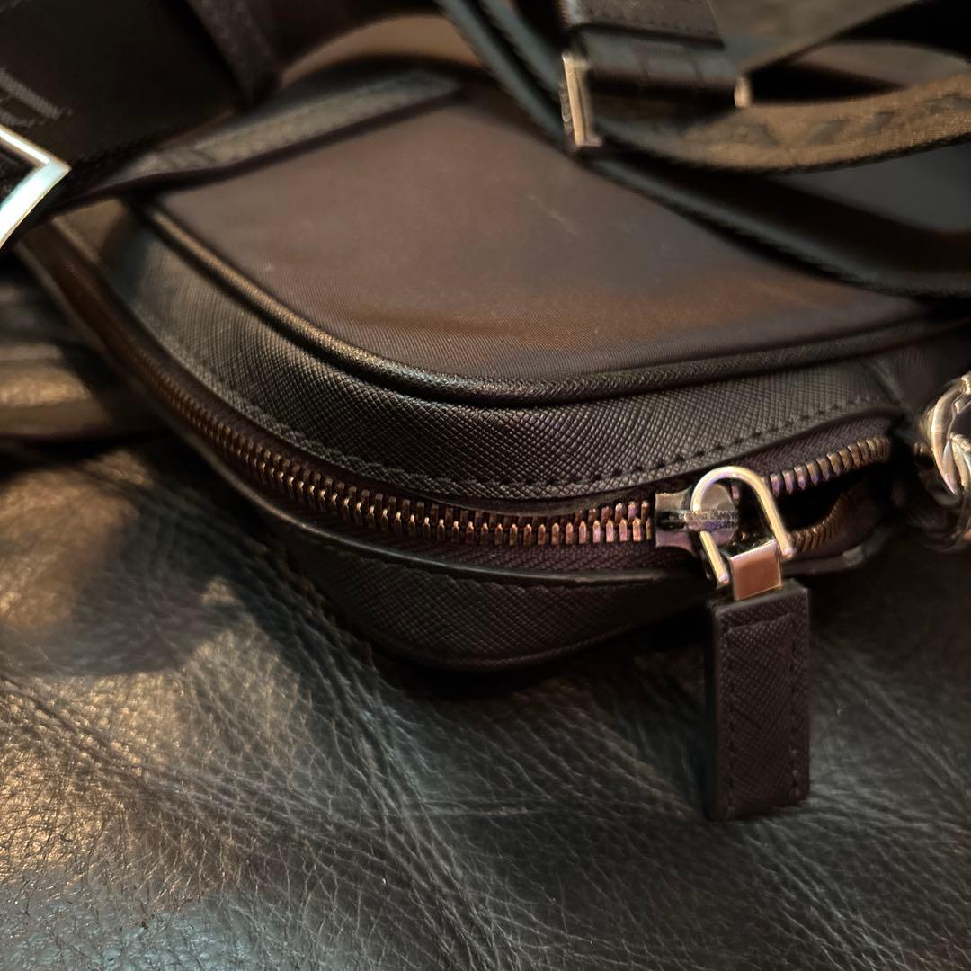 美品　PRADA ブラック ビジネスバッグ