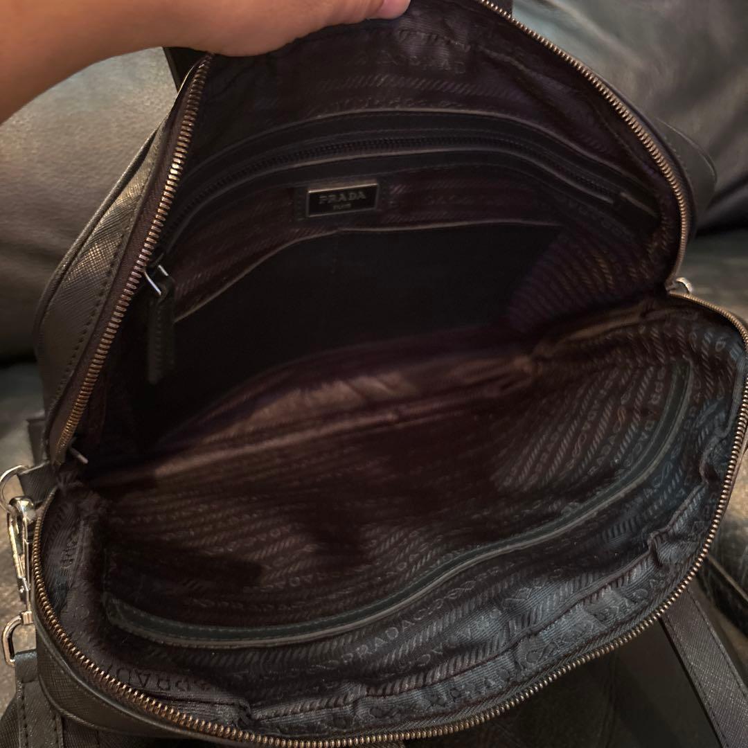 美品　PRADA ブラック ビジネスバッグ
