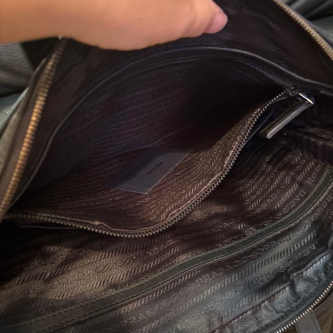 美品　PRADA ブラック ビジネスバッグ