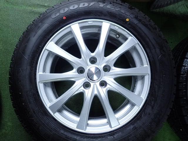 B1039【送料無料】スタッドレスタイヤ 225/65R17 4本セット