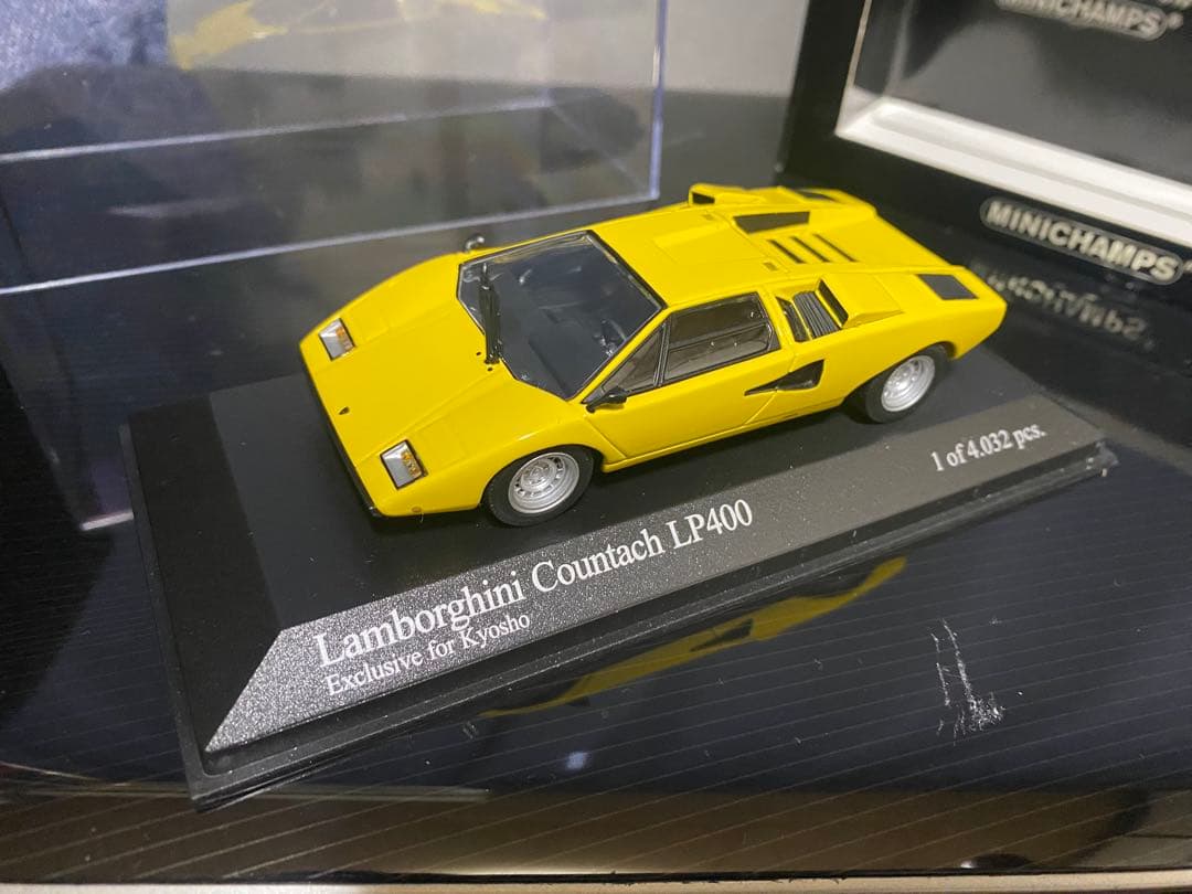 1/43 ランボルギーニ カウンタック LP400 イエロー 京商ver.