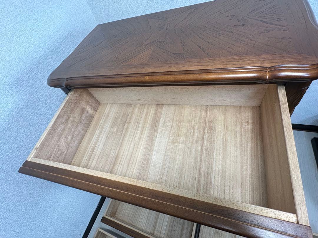 【展示品】英国 アンティーク調 チェスト 5段レリーフ ヨーロッパ ※i4※