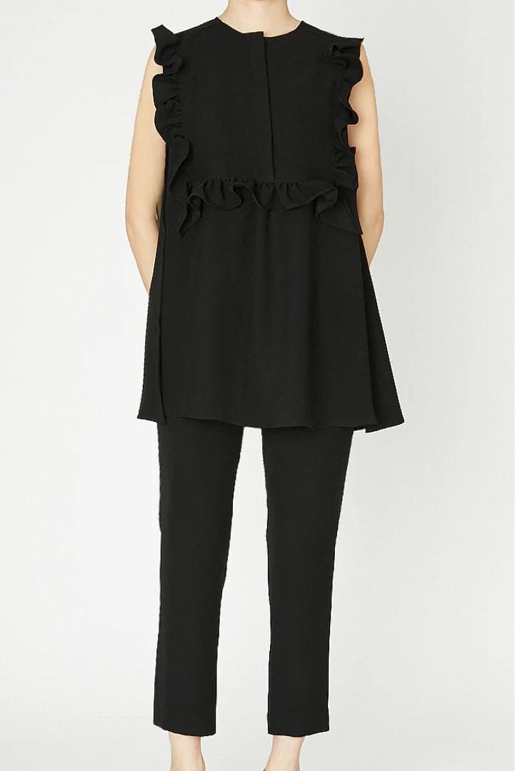 美品◼️ヨーコチャン　ノースリーブフリルブラウス　38 黒