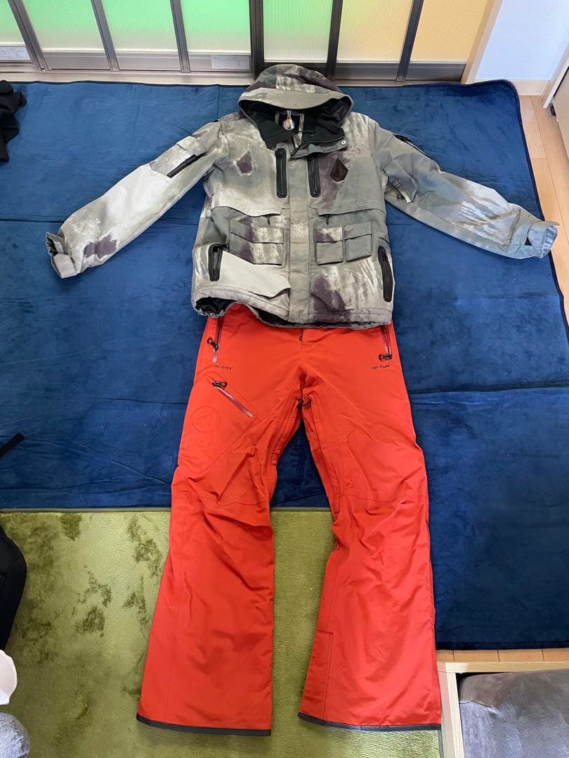 スキー・スノーボード ウェア　VOLCOM