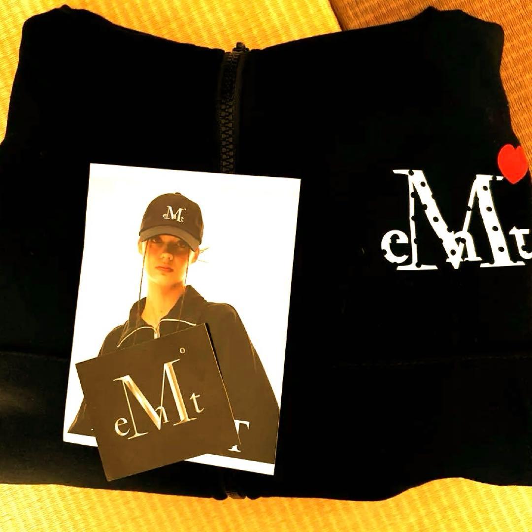 MUCENT ムセント　クロップドジップアップパーカー