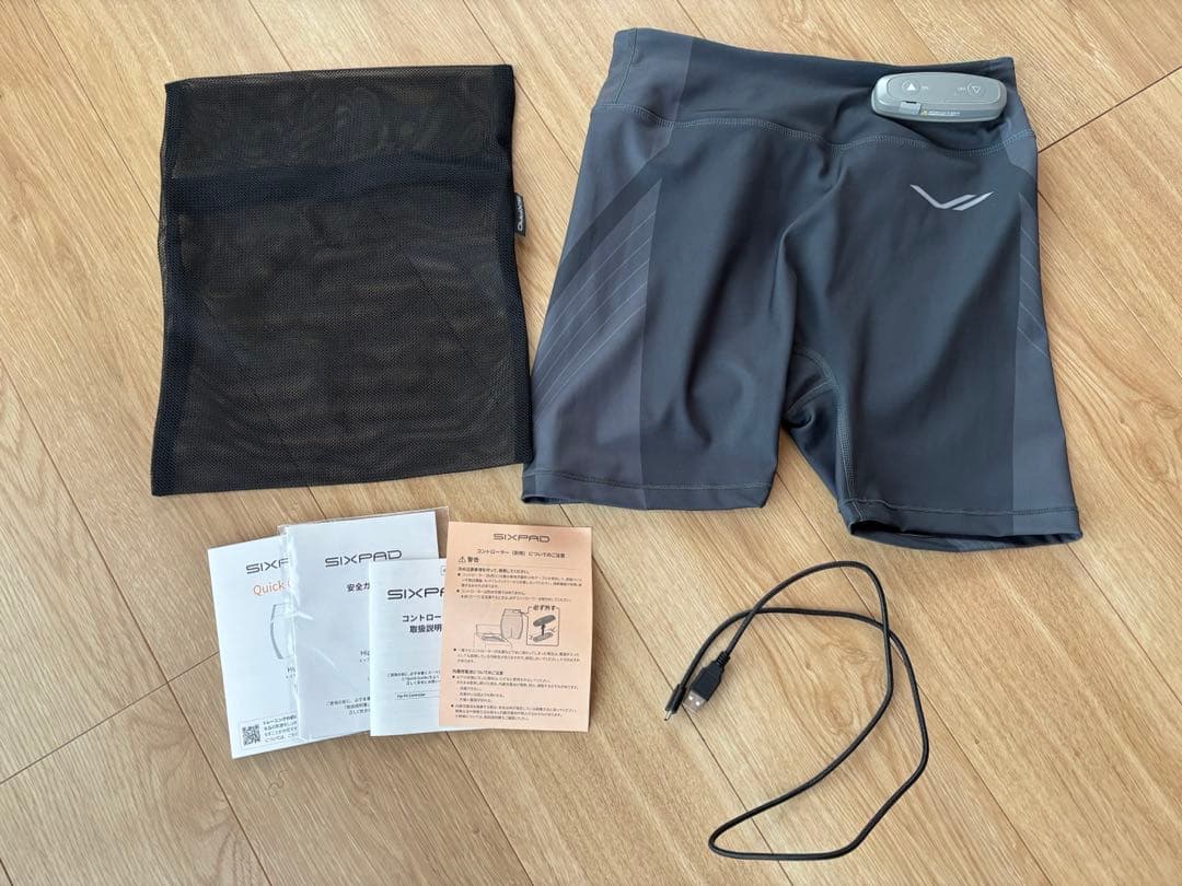 美品　シックスパッド　ヒップフィット　お尻エクササイズショーツ