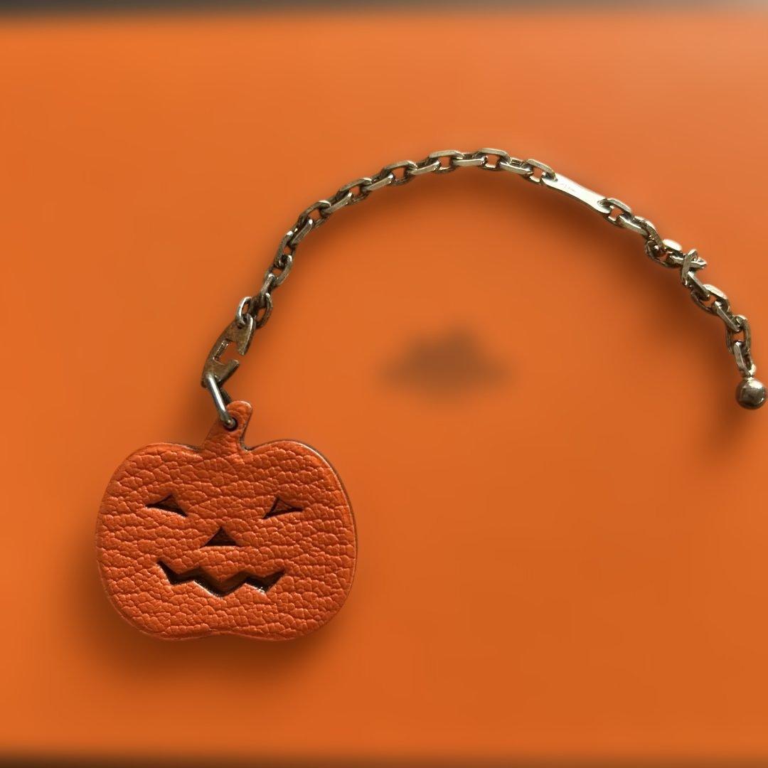 エルメス レザー　ハロウィンかぼちゃチャーム
