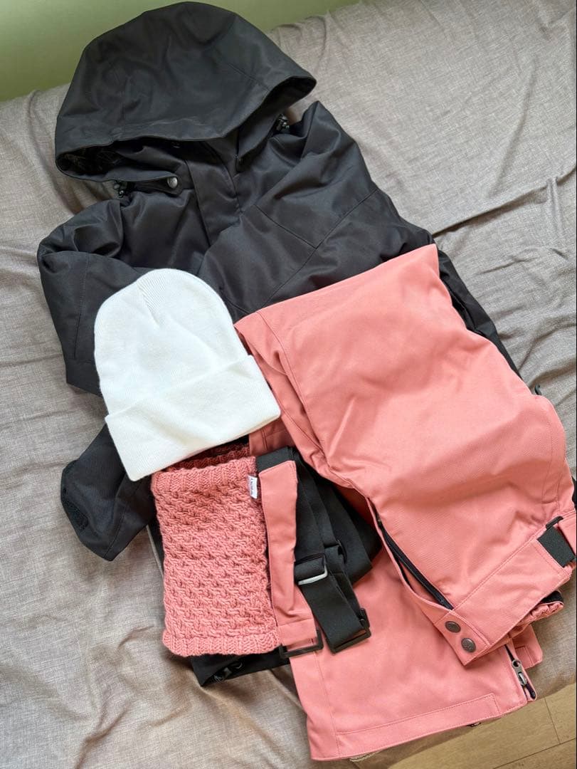 【新品/未使用】スノーボードウェア上下set（写真のもの）