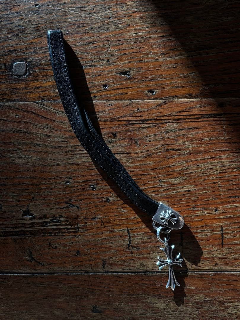 クロムハーツのクロスチャーム キーホルダー、スマホストラップ