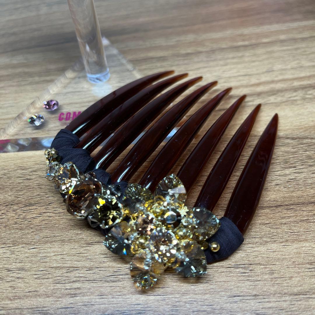 コンプレックスビズ　フラワーモチーフ ヘアコーム ブラウン　タルトコーム