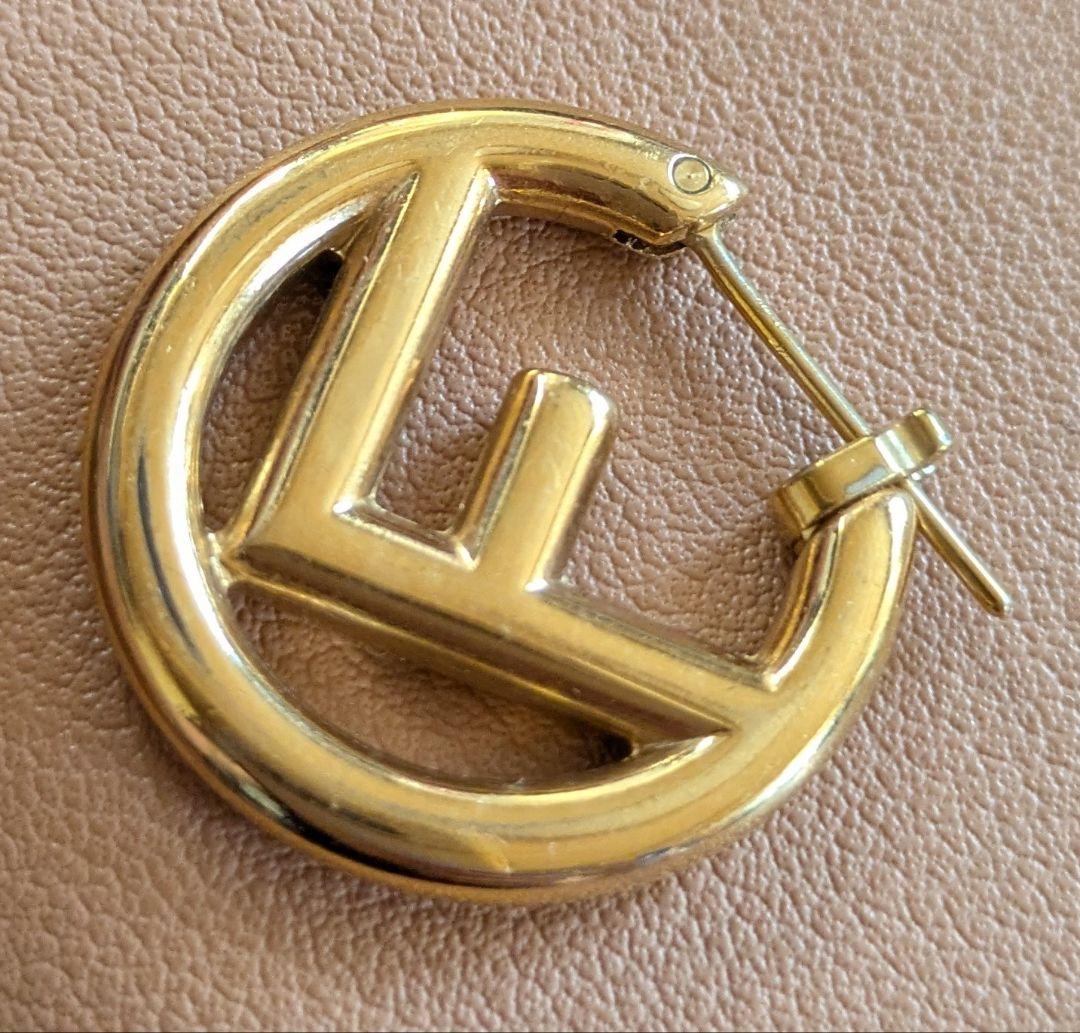 【お値下げ】ＦＥＮＤＩ ロゴデザイン ピアス(片耳用)