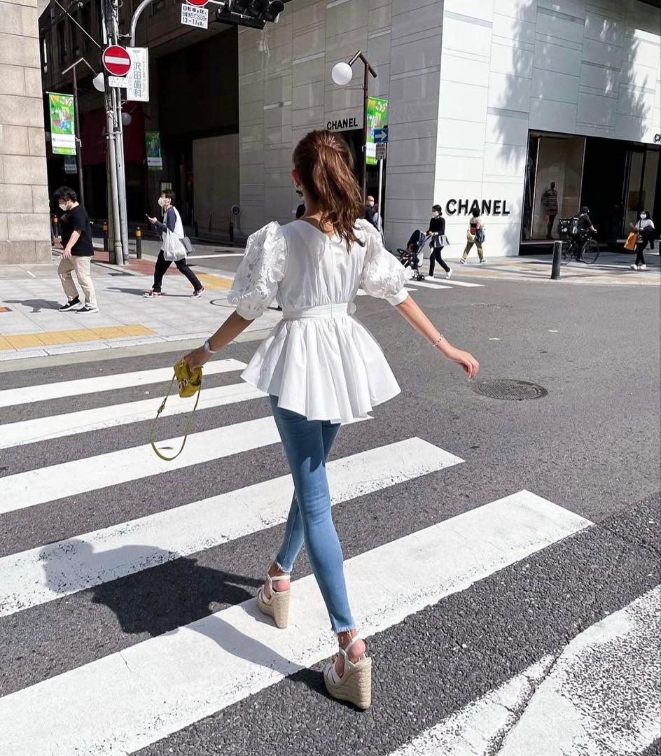 新品sheller スリーブフラワーペプラムトップス