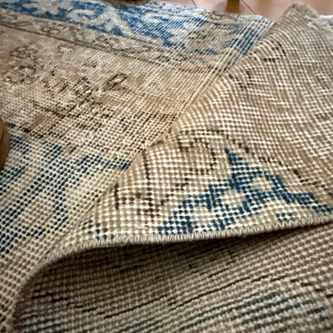 57×106 淡いミルクティー　神秘的ブルー　トルコヴィンテージラグ