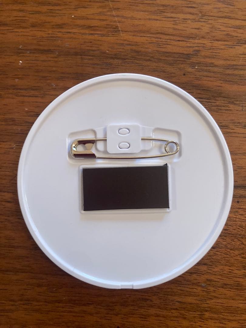 未使用　星宮いちご　アニon アイカツ　マグネット付きバッジ