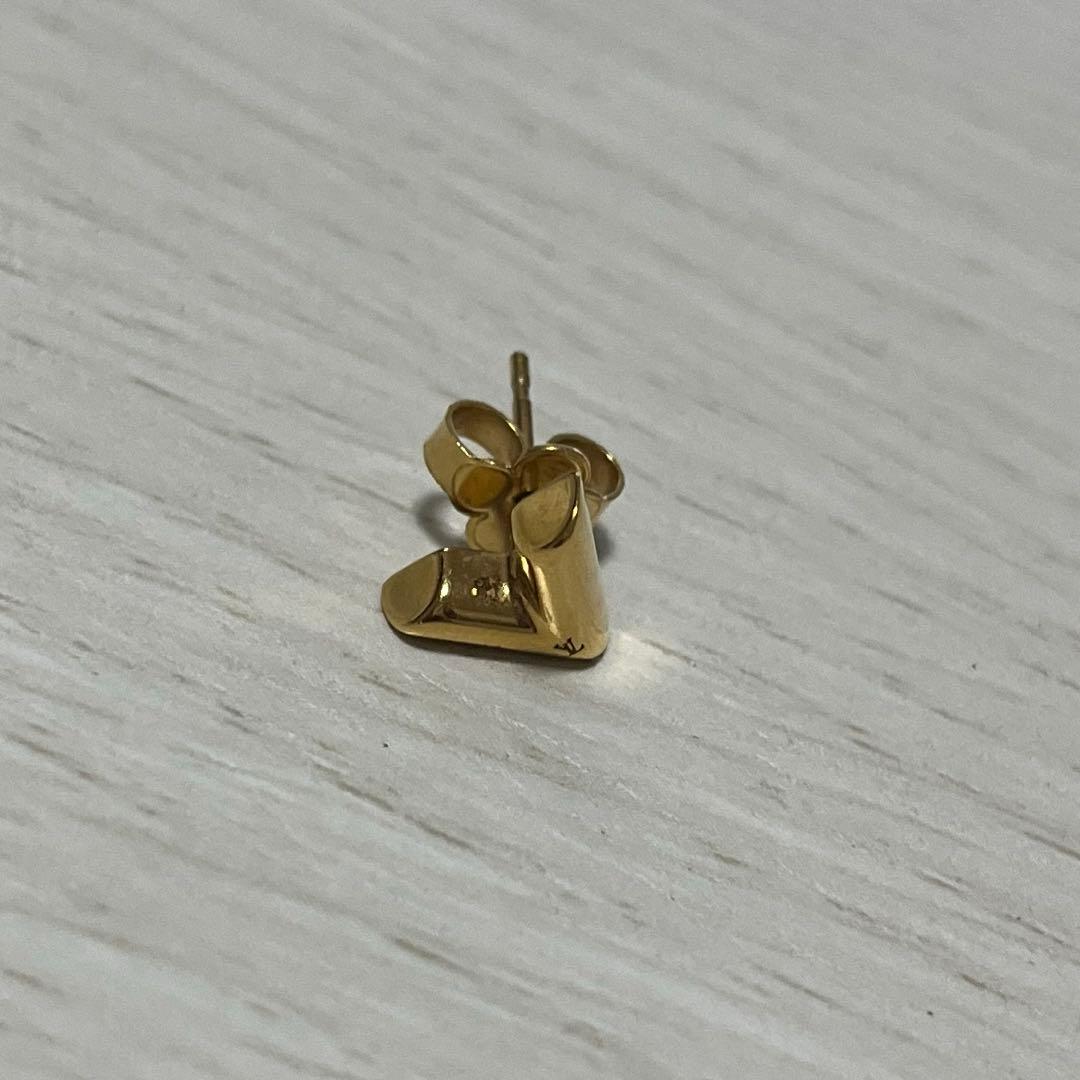 Louis Vuitton ゴールド V字型 ピアス(片耳用)