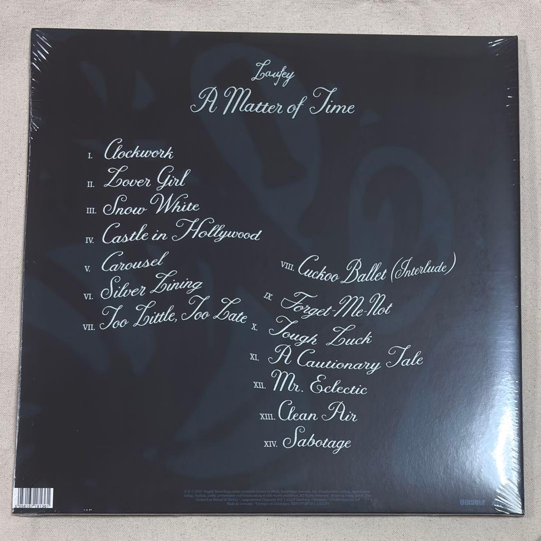 Laufey レコード 直筆サイン入り 新品未開封