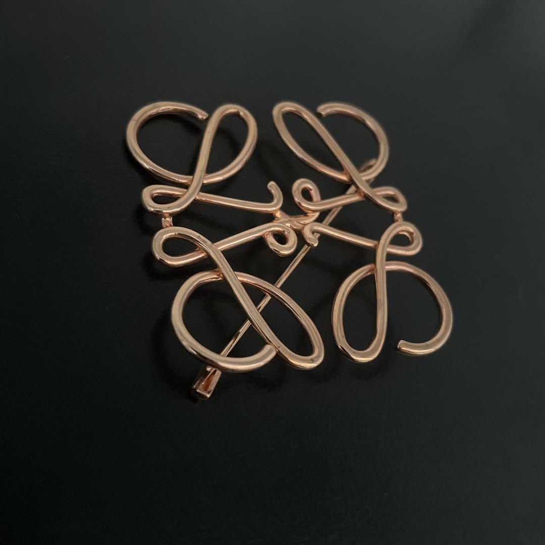 良品　オールド　ロエベ　アナグラムモチーフ　ブローチ　メタル　ピンクゴールド