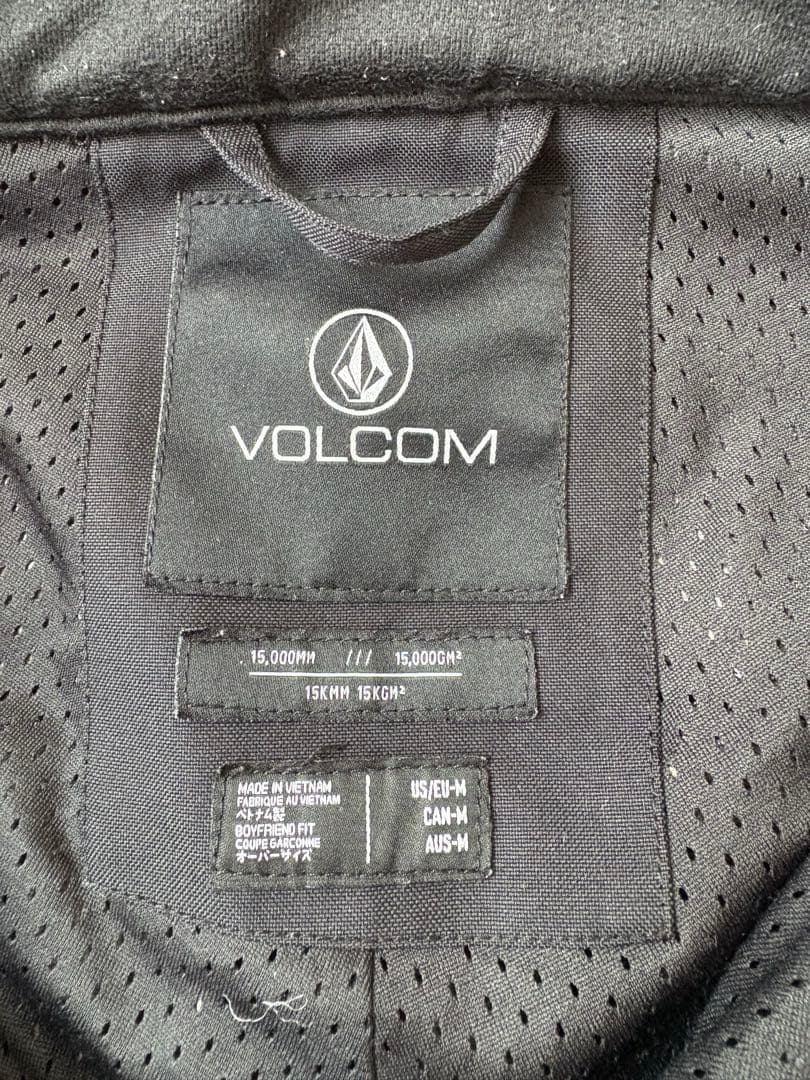 VOLCOMスノーボードウェア上下セット　 ジャケットはGORE-TEX ！！