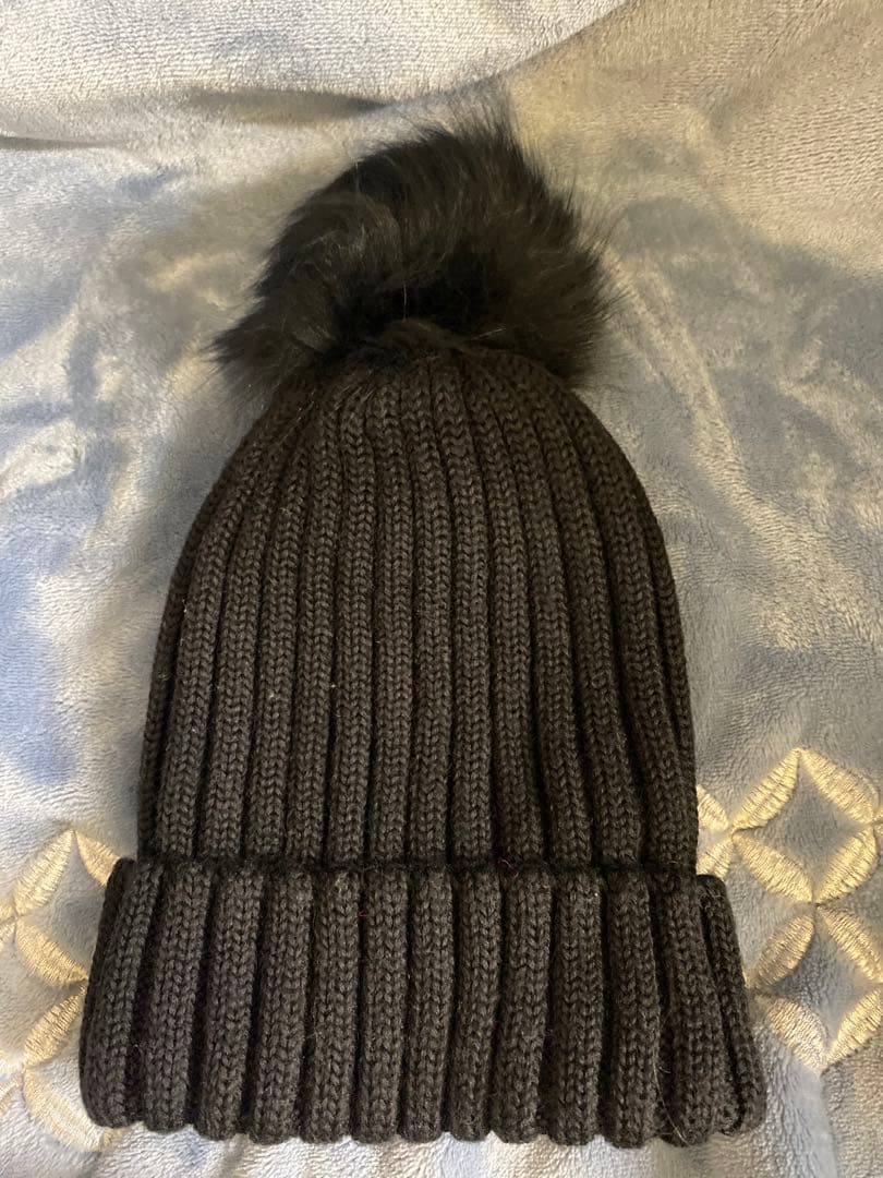 MONCLER 黒 ニット帽 ポンポン付き