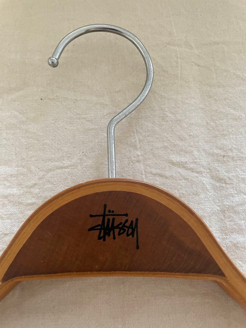 Stussy ロゴ入り木製ハンガー 4本セット