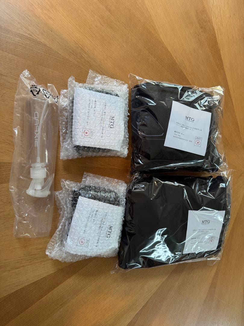 SIXPAD製、パワースーツ　上下セット　Ｌサイズ