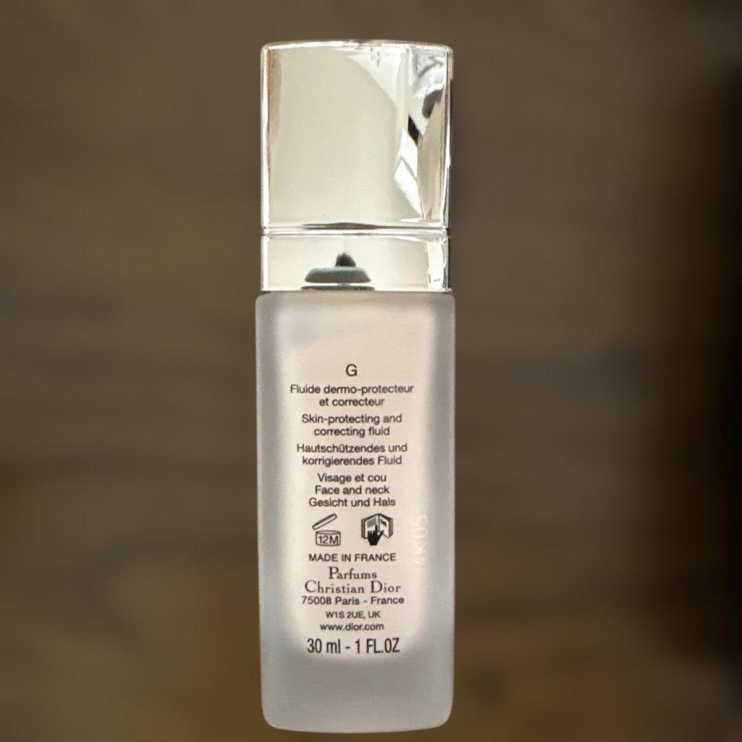 DIOR プレステージ　ホワイト　ル　プロテクター　UVルミエール　シアーグロウ