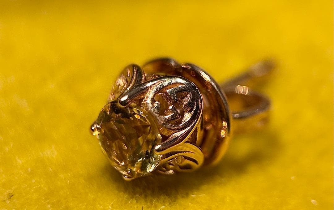 GUCCI グッチ インターロッキングG K18 イエローサファイア ピアス