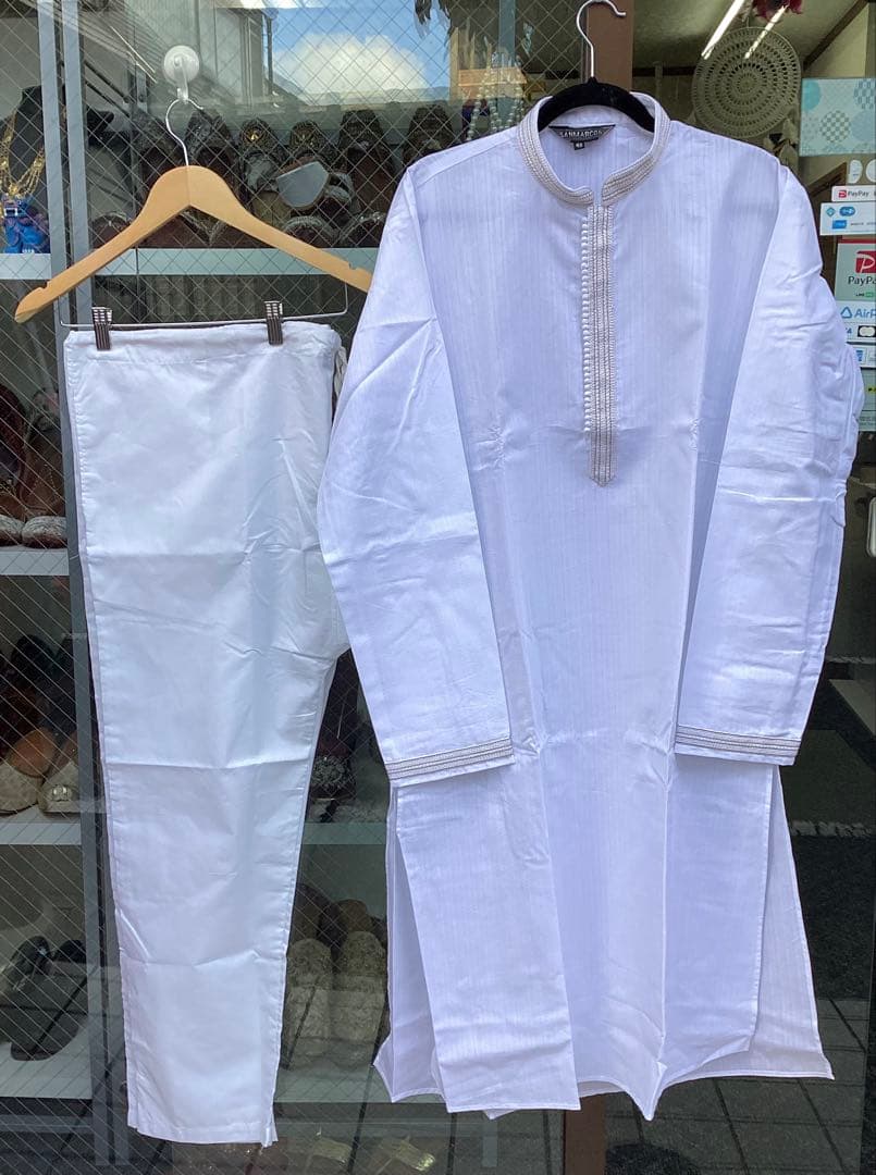 ホワイト カジュアル トップスとパンツセット