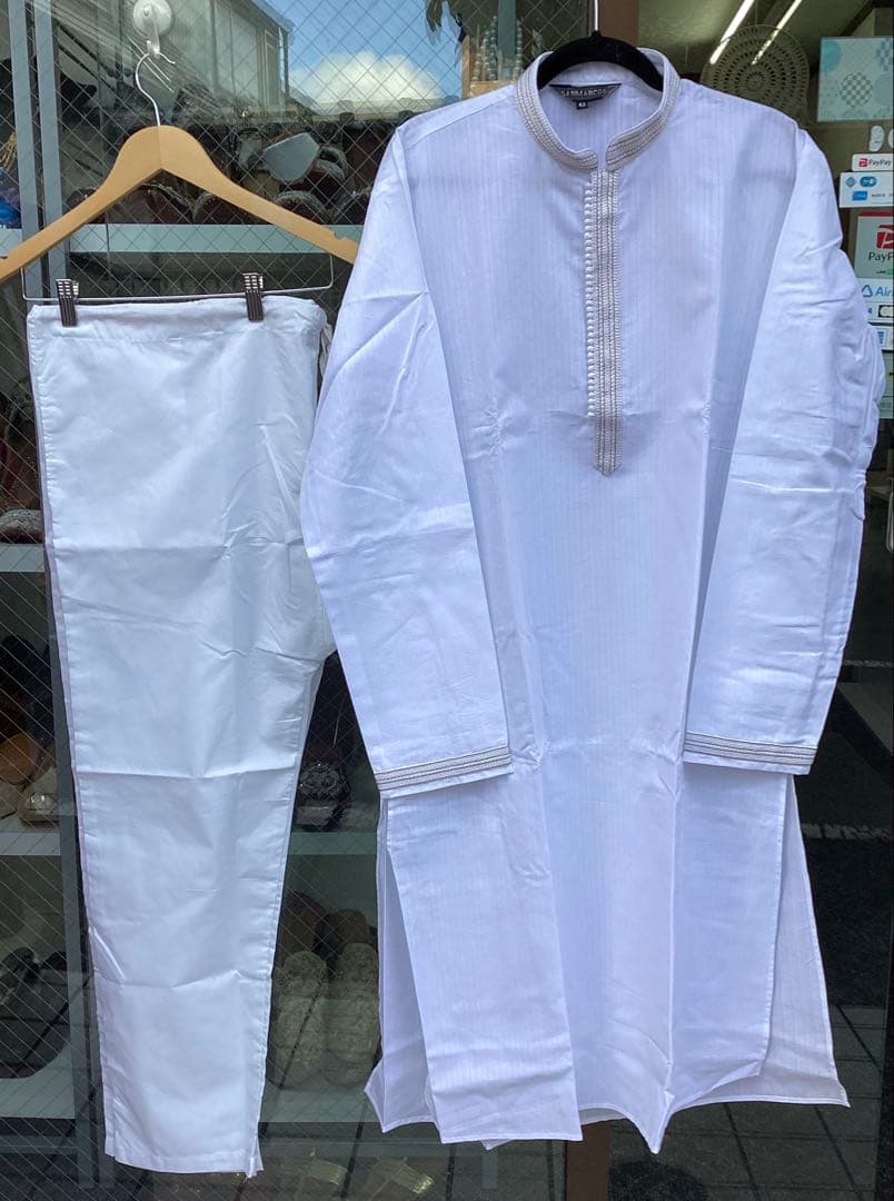 ホワイト カジュアル トップスとパンツセット