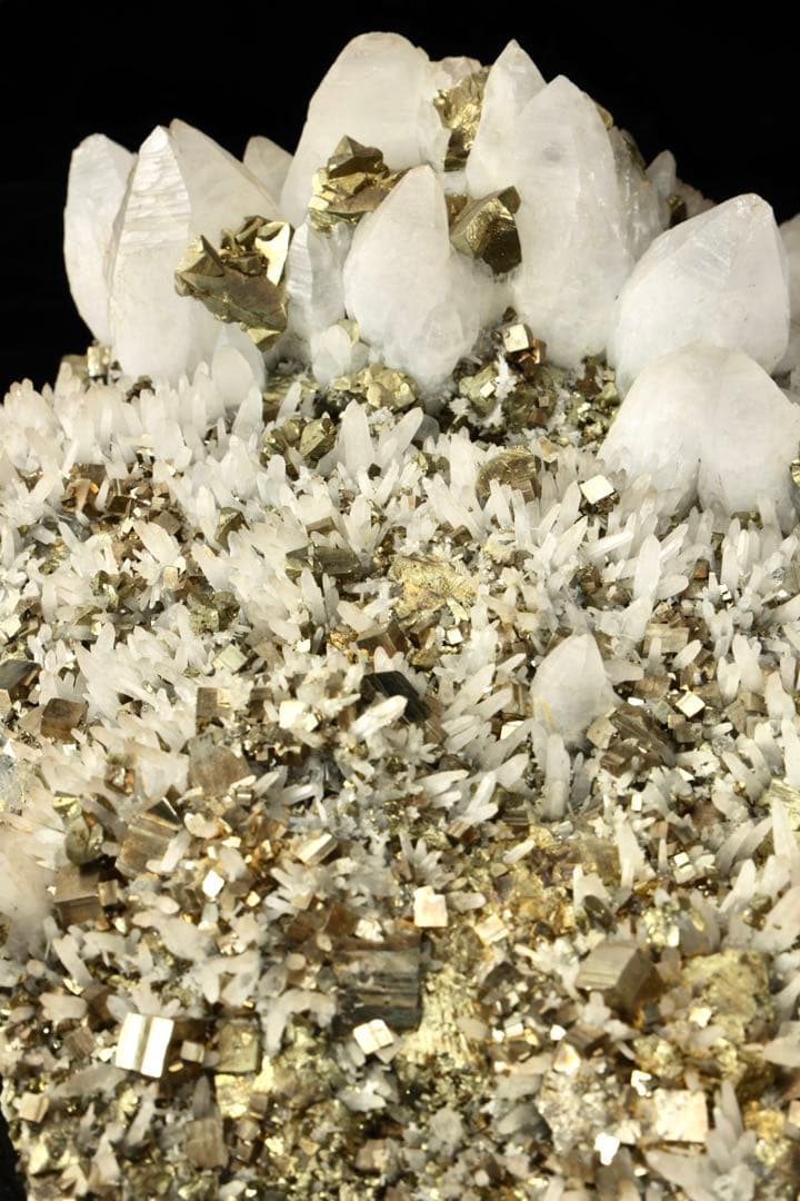 青森県尾太鉱山産 水晶 黄鉄鉱 7.9kg 天然石 原石 国産鉱物標本 鑑賞石