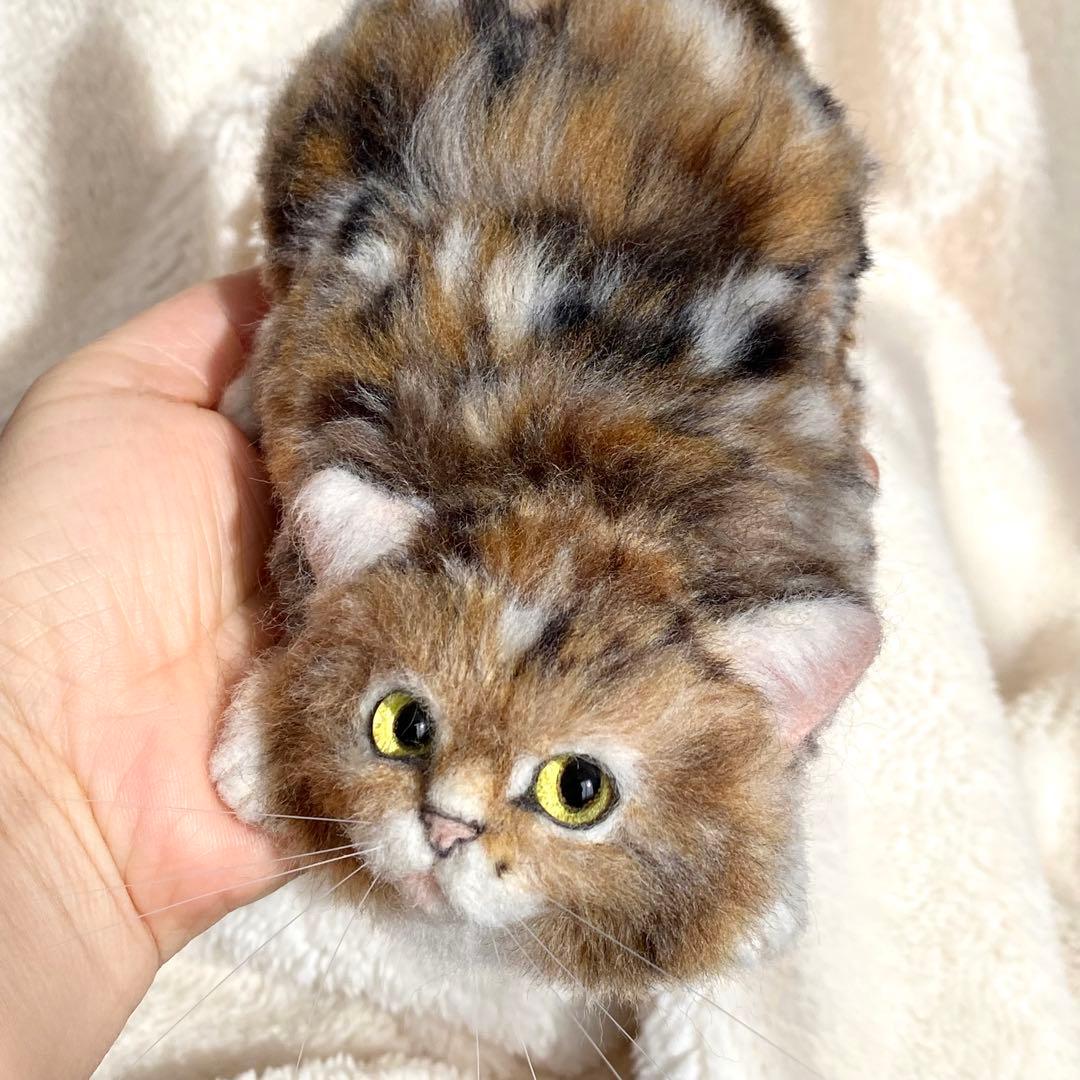羊毛フェルト猫　全身　リアル可愛い三毛のサイベリアン