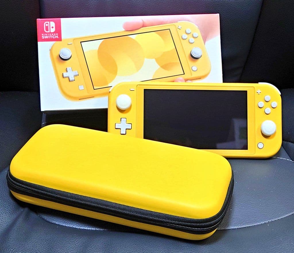 ミ*ロ様 Nintendo Switch Lite イエロー 箱・ケース付き