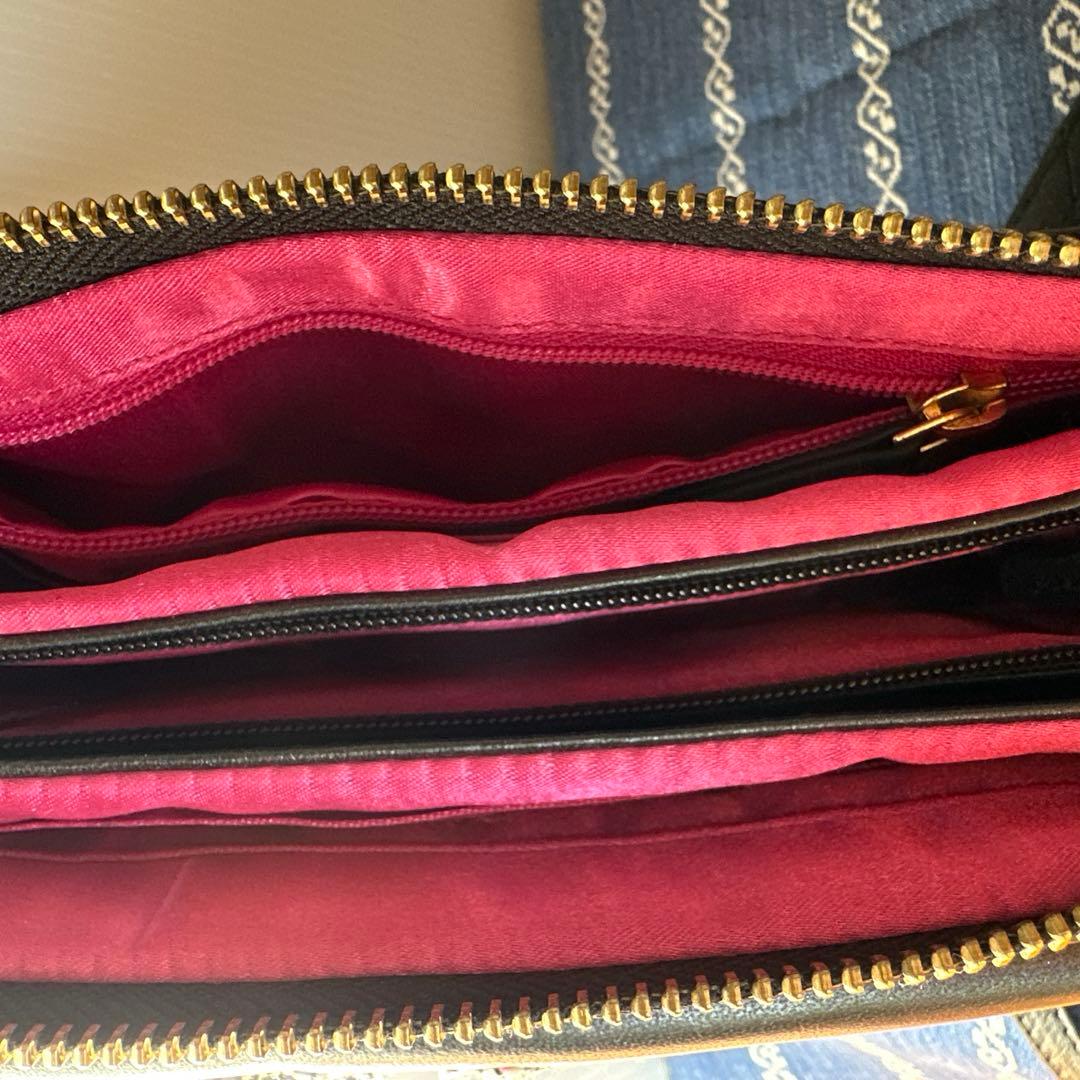 tamaoworldの猫の刺繍レザーポーチ