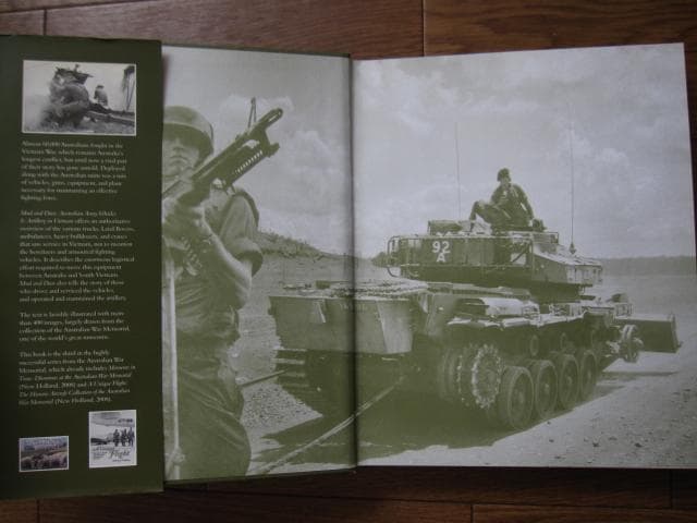 Mud & Dust: Australian Army Vehicles ＆