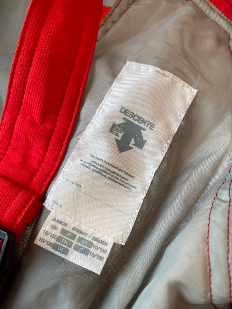 DESCENTE スキーウェア 子ども用 サイズ130cm 上下セット　黒/赤