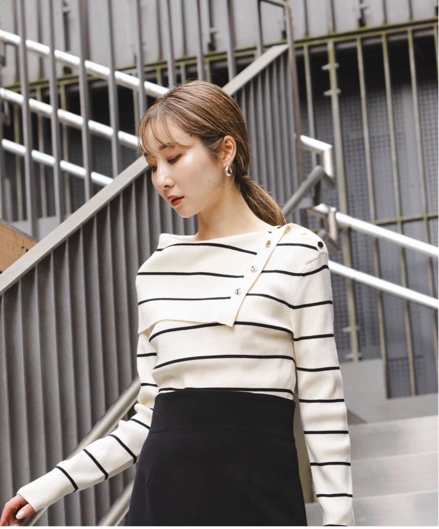 新品 NOBLE ショルダーボタンタイトリブニット